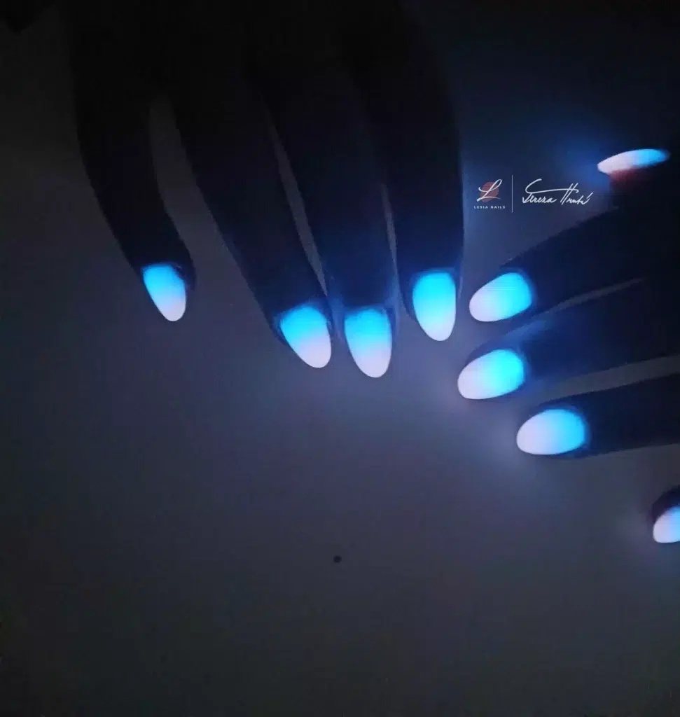 Nehty, co ve tmě svítí - Acrygel Night White + Pink Cover + white luminous surprise