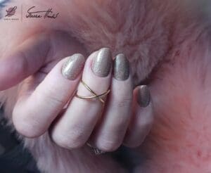 Barevný UV/LED gel Nude gold