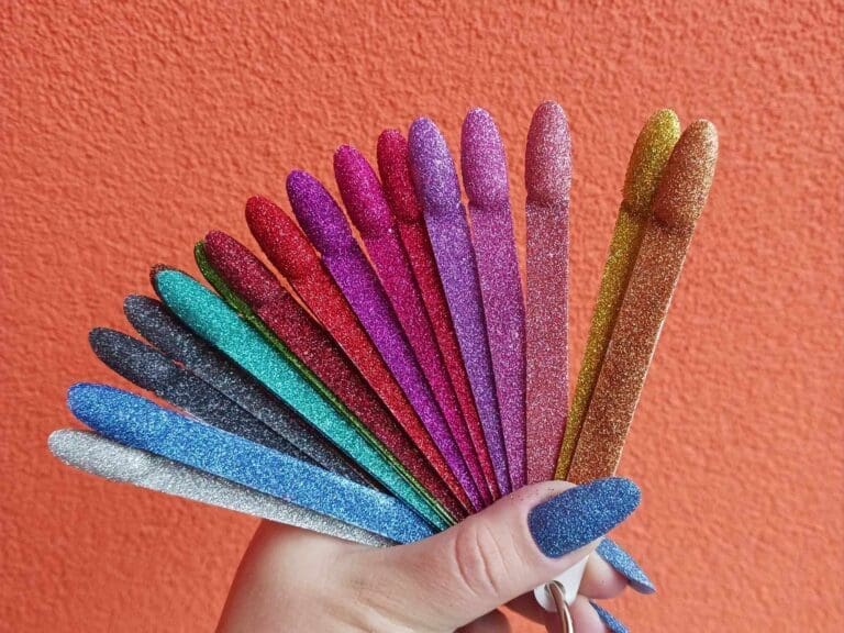 Vánoční Trendy v Nail artu 2024